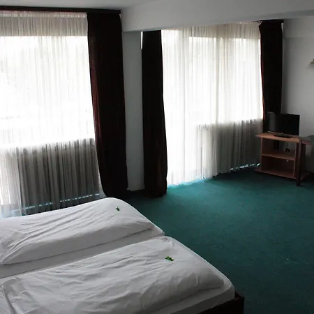 Mainbogen 3* Offenbach am Main