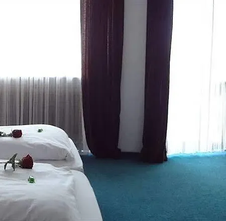 Hotel Mainbogen 3*