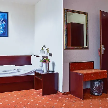 Hotel Mainbogen 3*